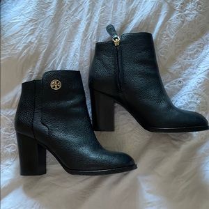 Tori Burch Black 7.5 Booties